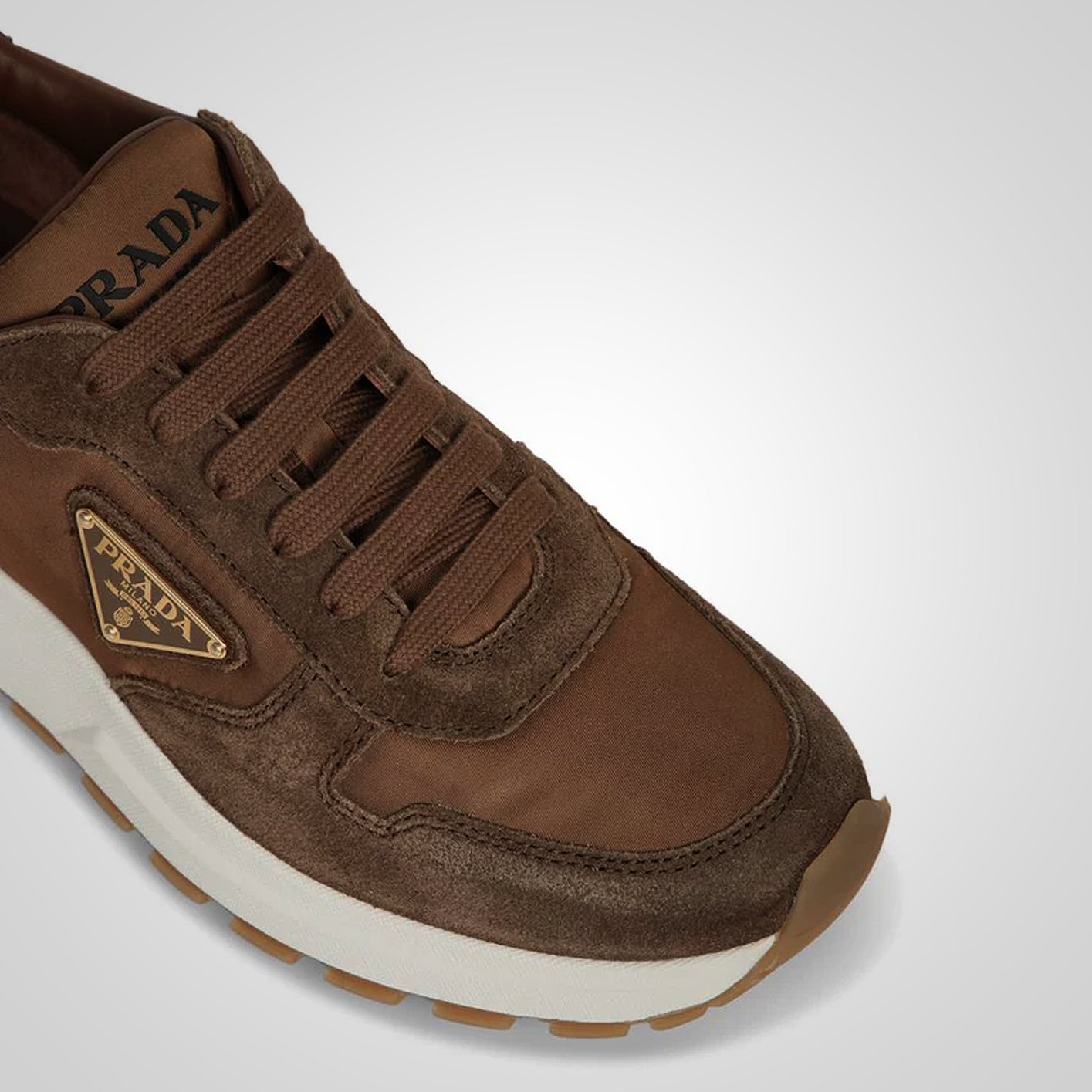 Logo brown sneakers
