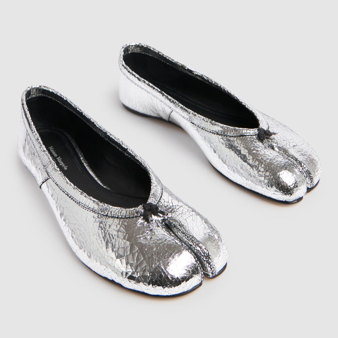 10mm Tabi cracklé leather ballerina flat
