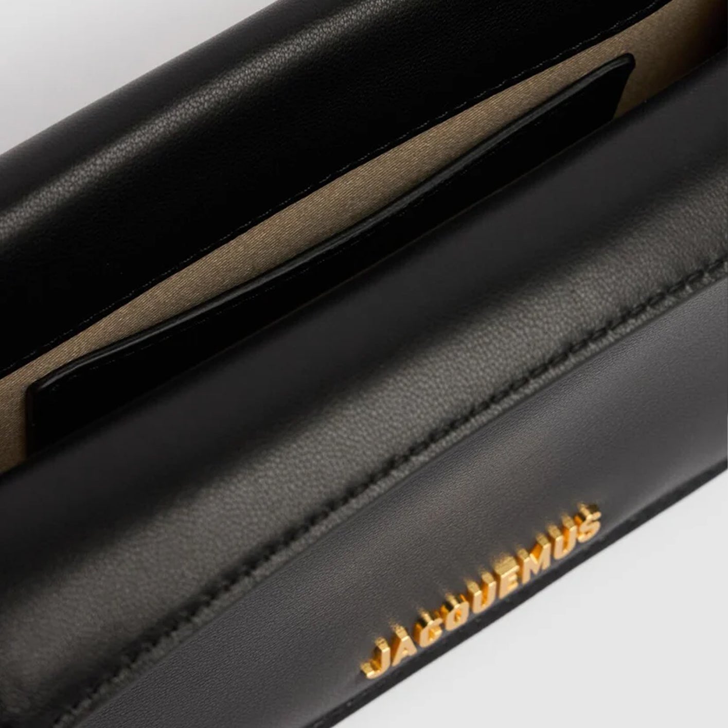 La Petite Pochette Rond leather clutch